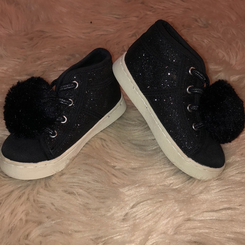 🍁🍁Children’s Place glittery look sneakers🍁🍁